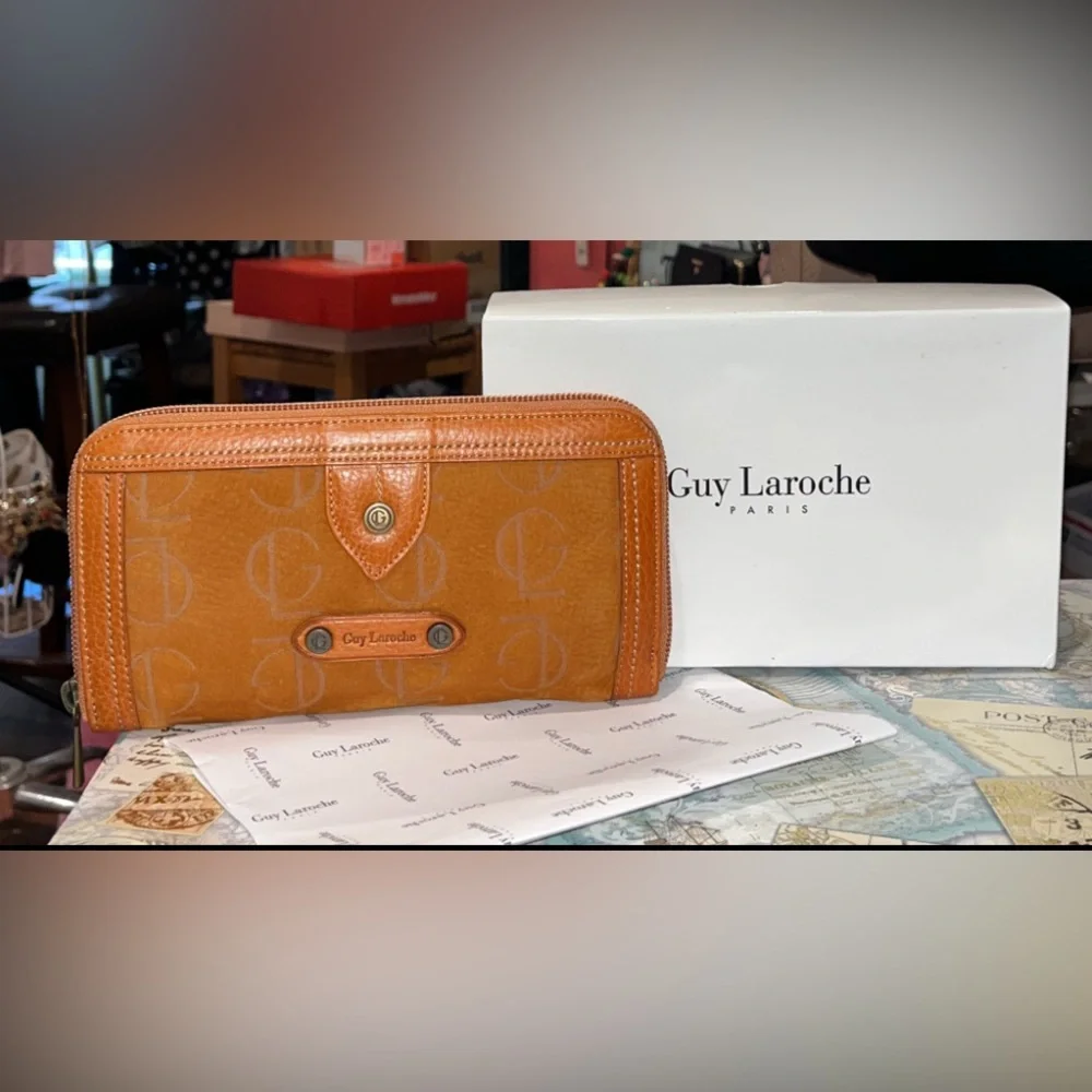 Guy Laroche vintage suede leather long zipper wallet